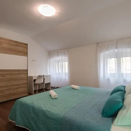 Antique Center * Пула