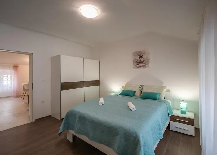 Antique Center דירה פולה