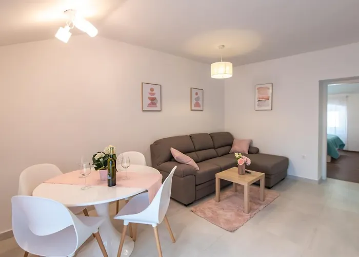 Antique Center * Pula