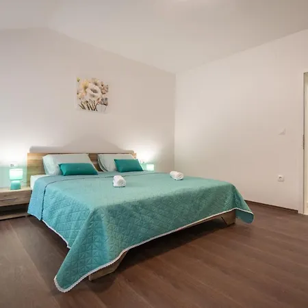 Antique Center Apartment Pula