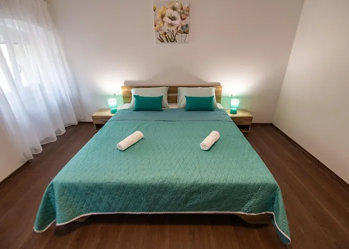 Antique Center 풀라