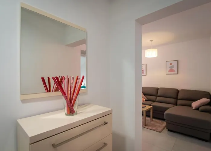 아파트 Antique Center 풀라