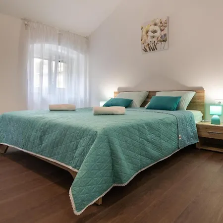 Antique Center Apartman