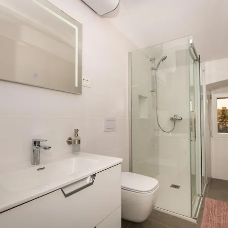 Antique Center * Póla